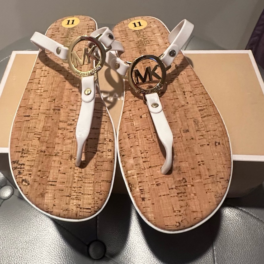 Michael Kors MK Charm Jelly Size 11 New with Box